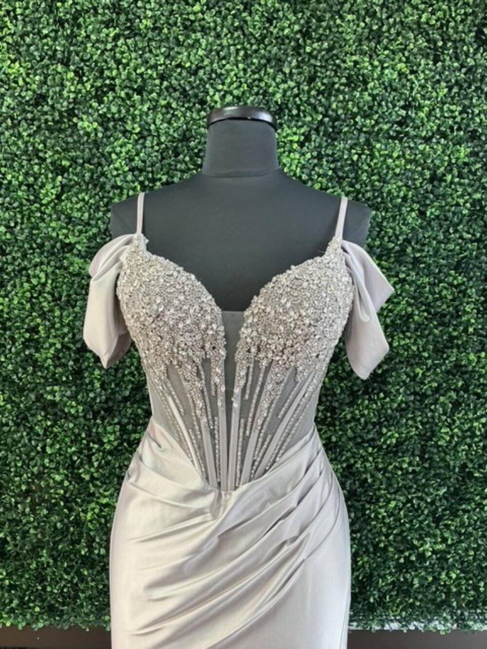 LaDivine, Prom, Size 6